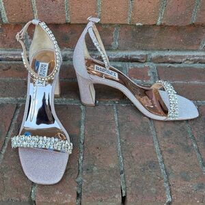 Badgley Mischka Rose Gold Pink Harriet Block Heel Sandals Size 8M NWOB